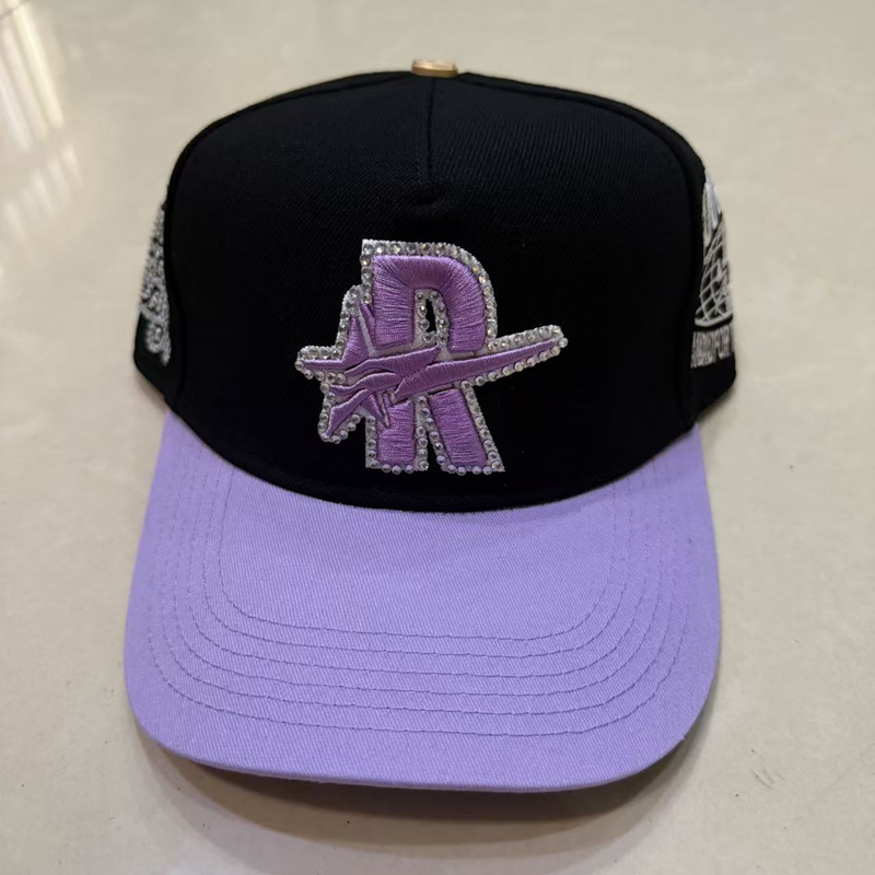 Contrast Brim 3D Embroidered R - Baseball Cap Fitted ulasan dan harga