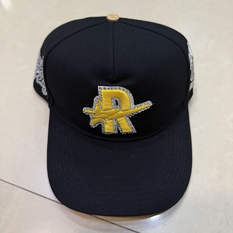 Contrast Brim 3D Embroidered R - Baseball Cap Fitted ulasan dan harga